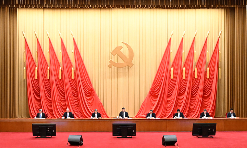 4月3日，學(xué)習(xí)貫徹習(xí)近平新時代中國特色社會主義思想主題教育工作會議在北京召開。中共中央總書記、國家主席、中央軍委主席習(xí)近平出席會議并發(fā)表重要講話。李強(qiáng)、趙樂際、王滬寧、蔡奇、丁薛祥、李希、韓正出席會議。